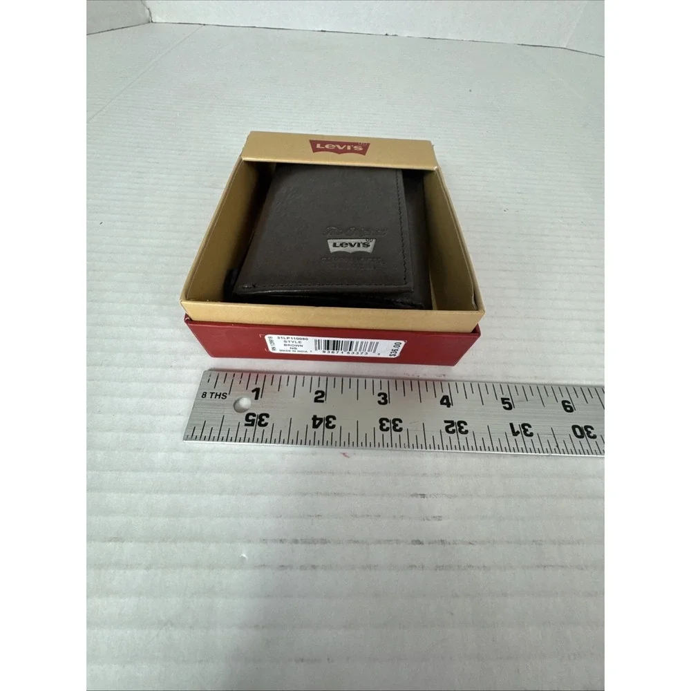 Levi's Men's Slim & Sleek Trifold RFID Brown Leather Wallet 1660